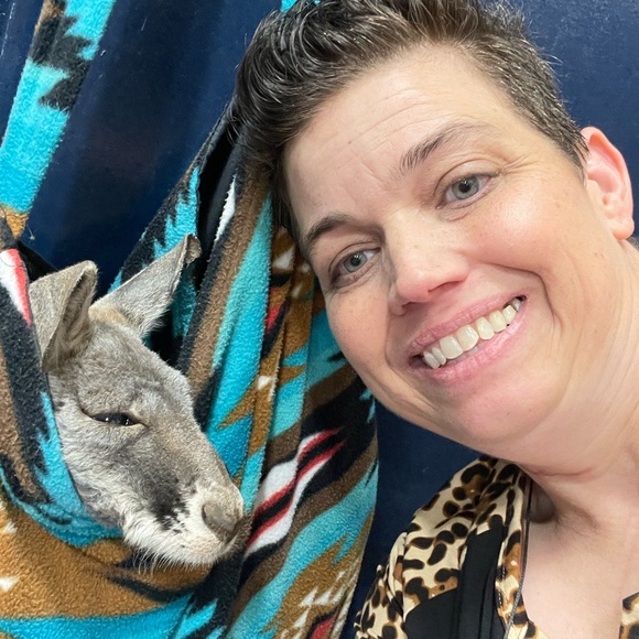 Meet your Posher, Claudia - Picture 5 of 6